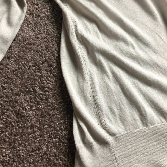 Banana Republic Cream Sweater - Small - Picture 5 of 8